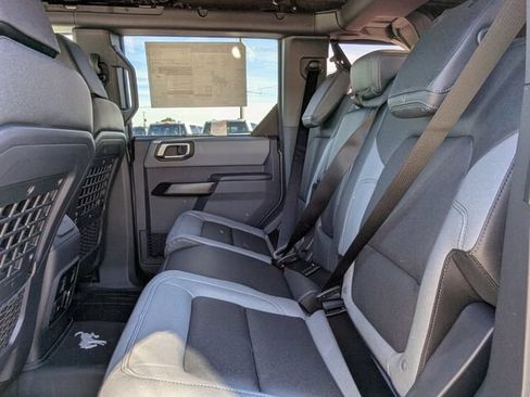 New 2024 Ford Bronco Black Diamond w/ Sasquatch Package AWD/4WD image 13