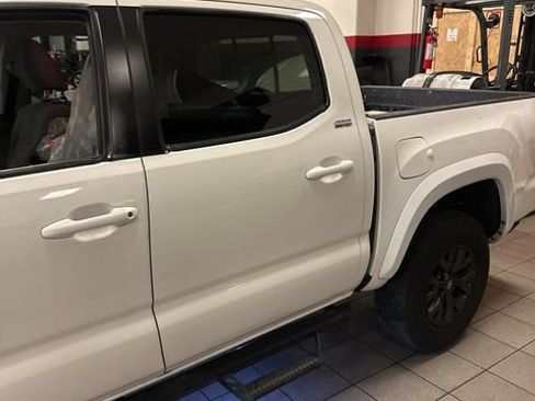 Used 2023 Toyota Tacoma SR5 w/ Technology Package RWD image 5