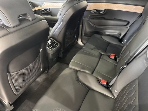 Certified 2025 Volvo XC90 B6 Plus image 11