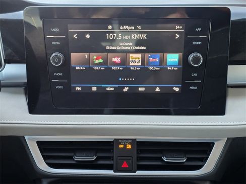 Used 2025 Volkswagen Taos SE image 12