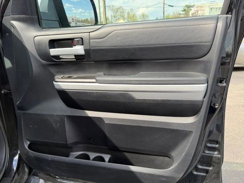 Used 2018 Toyota Tundra Limited w/ Limited Premium Package AWD/4WD image 25