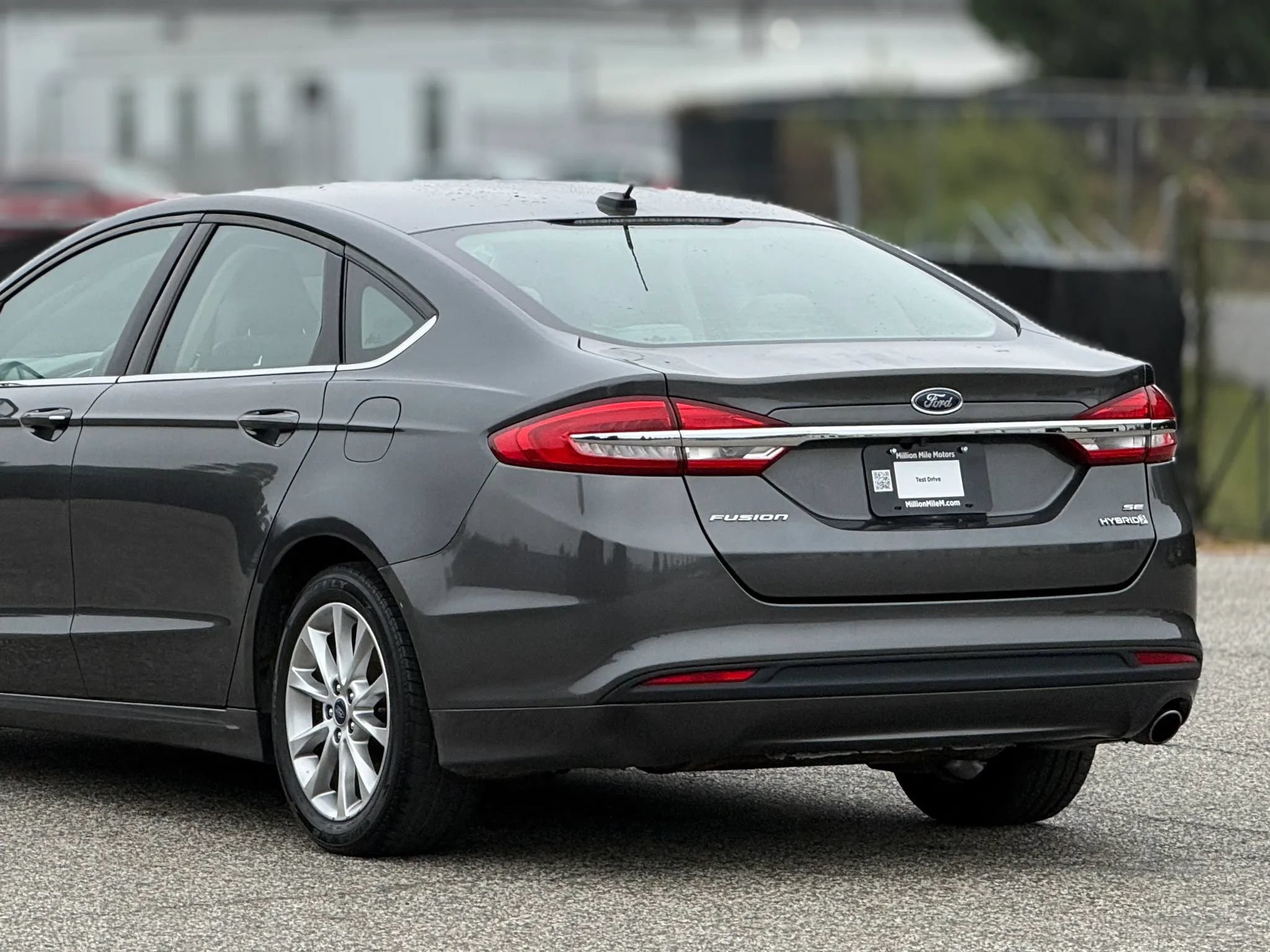 Used 2017 Ford Fusion SE FWD image 16