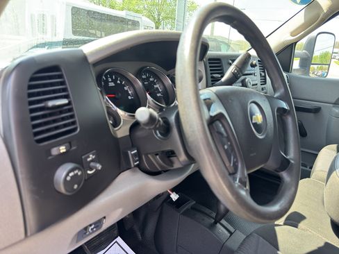 Used 2014 Chevrolet Silverado 3500 W/T w/ Snow Plow Prep Package image 19