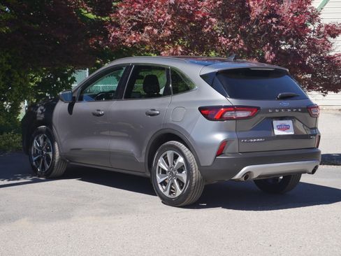 Certified 2025 Ford Escape Platinum AWD/4WD image 17