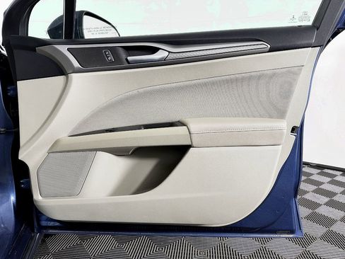 Used 2019 Ford Fusion SE FWD image 45