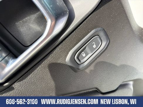 Used 2025 Jeep Wrangler Unlimited Rubicon AWD/4WD image 11