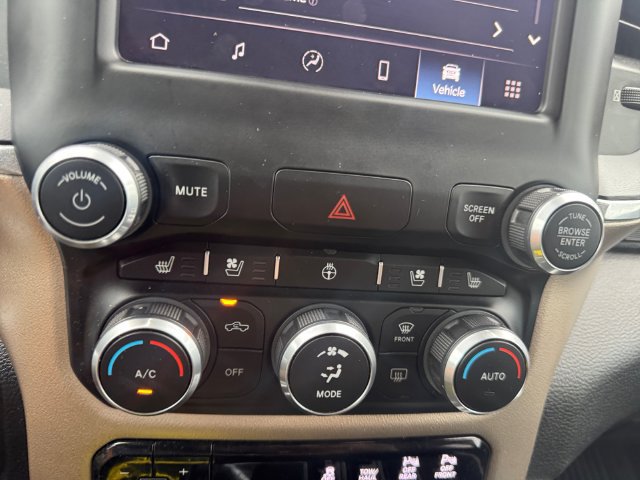 Used 2022 RAM 1500 Laramie AWD/4WD image 17