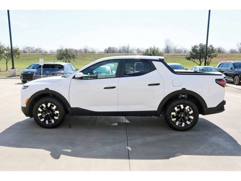 Certified 2025 Hyundai Santa Cruz SE image 6