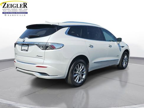 Used 2023 Buick Enclave Avenir AWD/4WD image 5