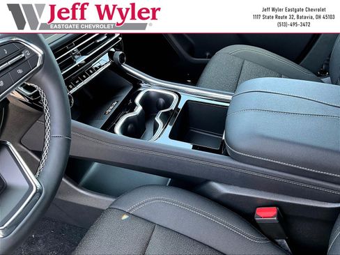 New 2026 Chevrolet Traverse LT AWD/4WD image 12