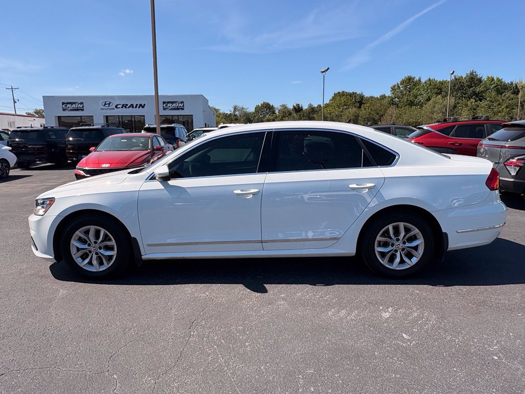 Used 2016 Volkswagen Passat 1.8T S FWD image 4