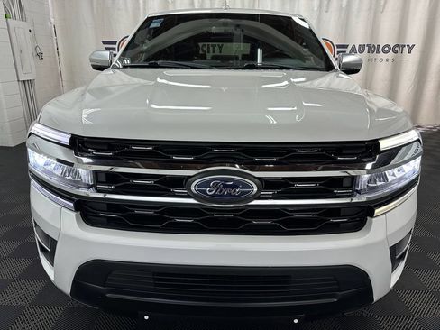 Used 2023 Ford Expedition Max Platinum AWD/4WD image 3