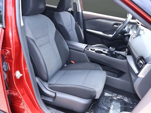 Used 2021 Nissan Rogue SV AWD/4WD image 26