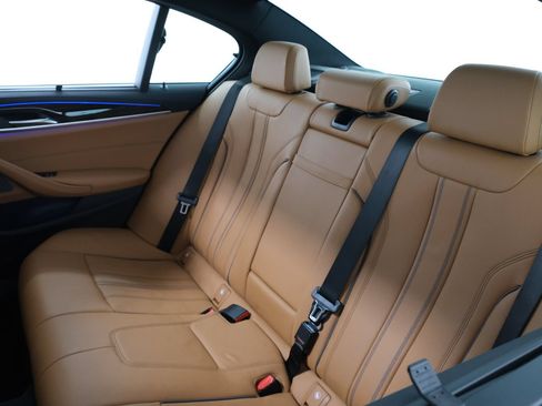 Used 2023 BMW 540i xDrive w/ Executive Package AWD/4WD image 33