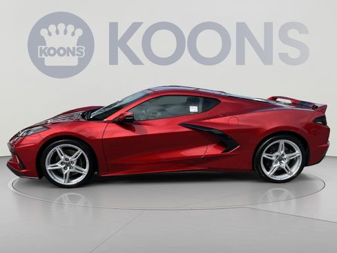 Used 2024 Chevrolet Corvette Stingray Preferred Cpe w/ Z51 Performance Package RWD image 2