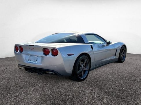 Used 2007 Chevrolet Corvette Coupe w/ Performance Package RWD image 5