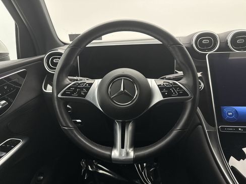 Used 2024 Mercedes-Benz GLC 300 4MATIC image 12