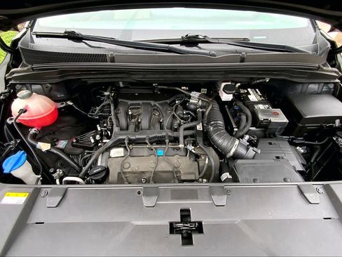 Used 2023 Kia Carnival LX image 30