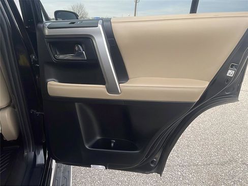 Used 2024 Toyota 4Runner Limited image 15