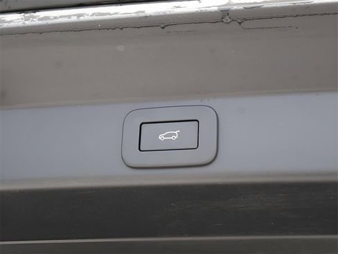 Used 2024 Land Rover Range Rover Sport Dynamic SE image 17