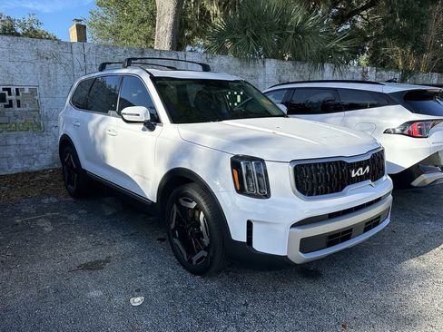 Certified 2025 Kia Telluride EX FWD image 1