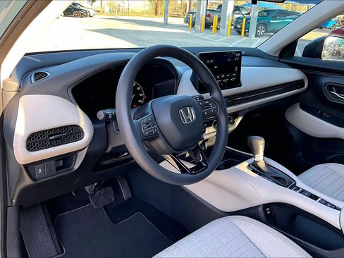 New 2026 Honda HR-V LX image 8