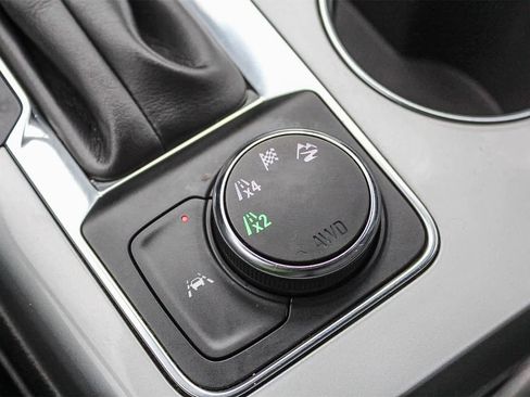 Used 2022 Chevrolet Blazer LT image 35