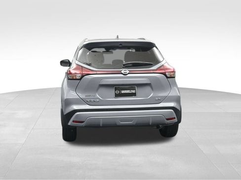 Used 2021 Nissan Kicks SR FWD image 4