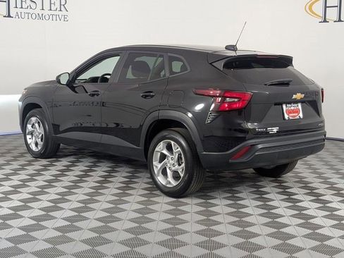 Certified 2024 Chevrolet Trax LS w/ LS Convenience Package FWD image 5