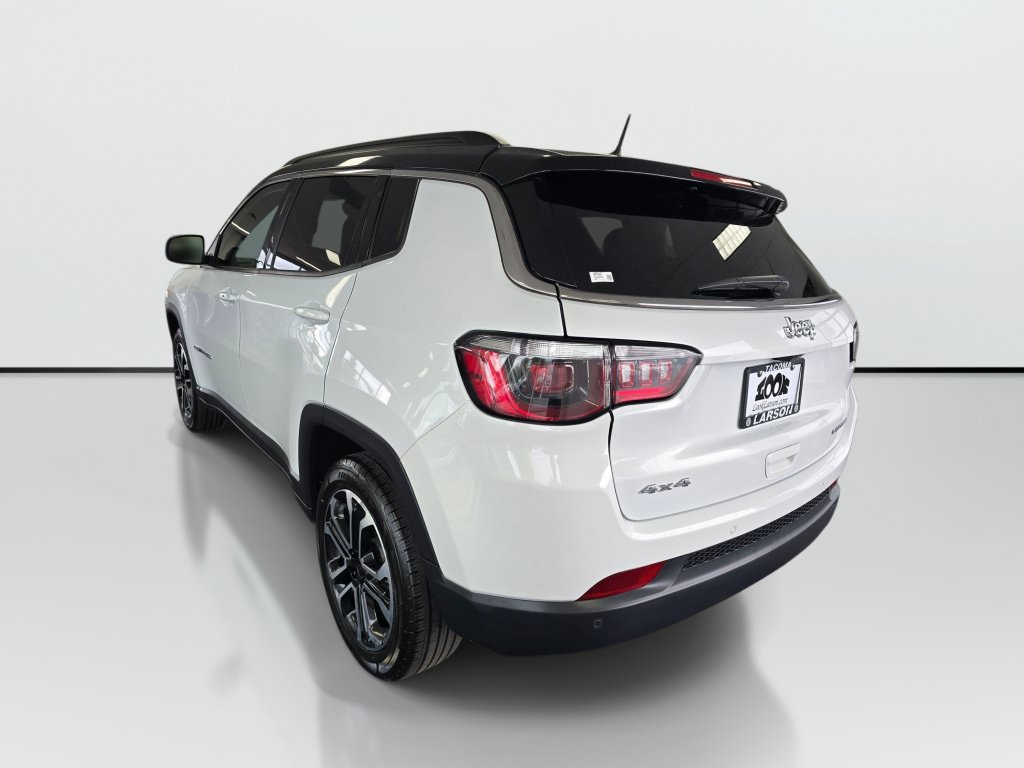 Used 2024 Jeep Compass Limited AWD/4WD image 3