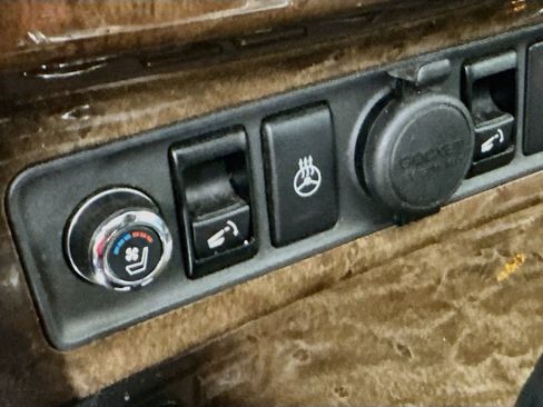 Used 2014 INFINITI QX80 4WD w/ Deluxe Touring Package image 26