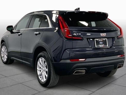 Used 2023 Cadillac XT4 Luxury w/ Cold Weather Package image 11