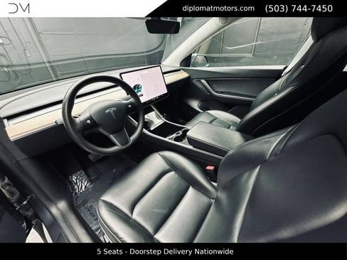 Used 2021 Tesla Model Y Long Range AWD/4WD image 17