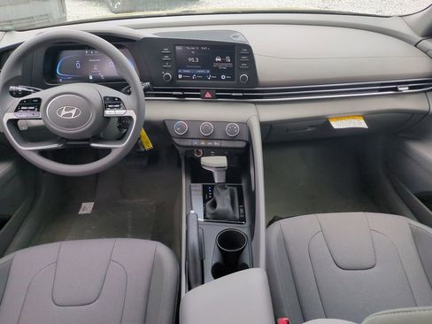 New 2026 Hyundai Elantra SE image 16