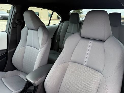 Used 2025 Toyota Corolla SE FWD image 14