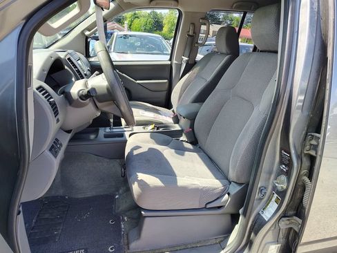 Used 2017 Nissan Frontier SV AWD/4WD image 9