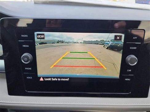 New 2026 Volkswagen Taos SE image 20