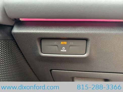 New 2026 Volkswagen Tiguan SE image 17