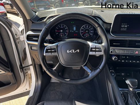 Certified 2022 Kia Telluride EX w/ EX Premium Package image 15