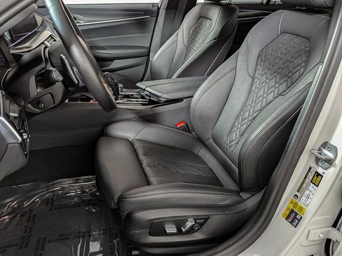 Certified 2023 BMW 530e xDrive w/ Premium Package image 20