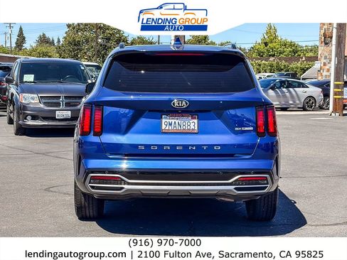 Used 2021 Kia Sorento EX w/ Panoramic Sunroof Package FWD image 3