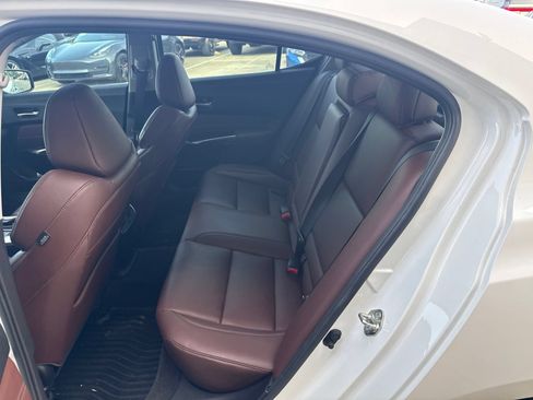 Used 2017 Acura TLX FWD image 5