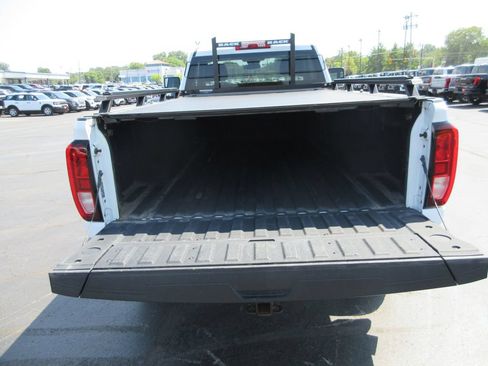 Used 2024 GMC Sierra 3500 SLE w/ SLE Convenience Package AWD/4WD image 9