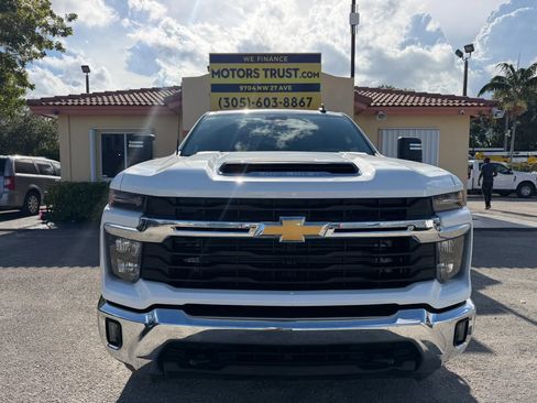 Used 2025 Chevrolet Silverado 2500 LT w/ Convenience Package AWD/4WD image 8
