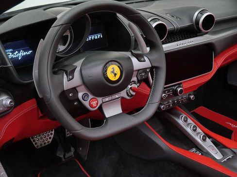 Certified 2019 Ferrari Portofino RWD image 21