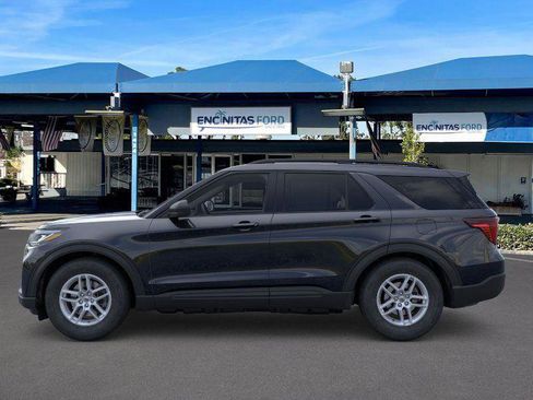 New 2026 Ford Explorer Active w/ Active Comfort Package image 3