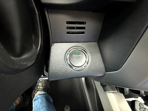 Used 2020 Ford F250 Platinum w/ FX4 Off-Road Package image 18