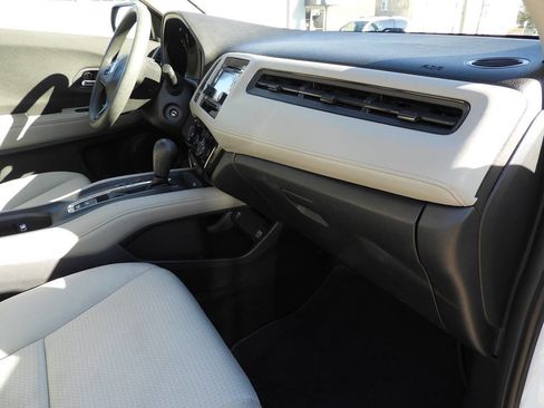 Used 2020 Honda HR-V LX image 33