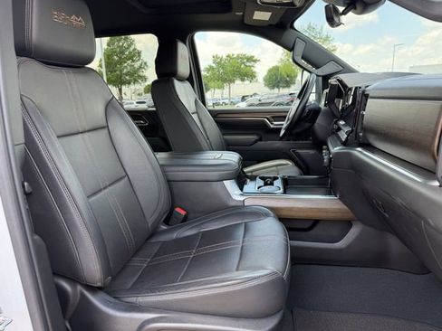 Used 2024 Chevrolet Silverado 2500 High Country w/ High Country Premium Package AWD/4WD image 30