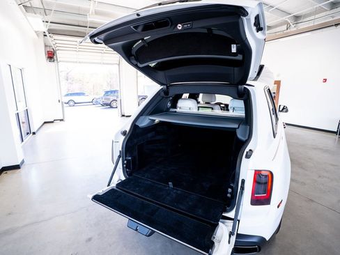 Used 2021 Rolls-Royce Cullinan Black Badge image 78